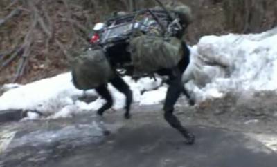 気持ち悪いほど生き物らしい四脚ロボット「BigDog」