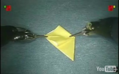 医療用ロボットアームで2cmの折り鶴を作る動画